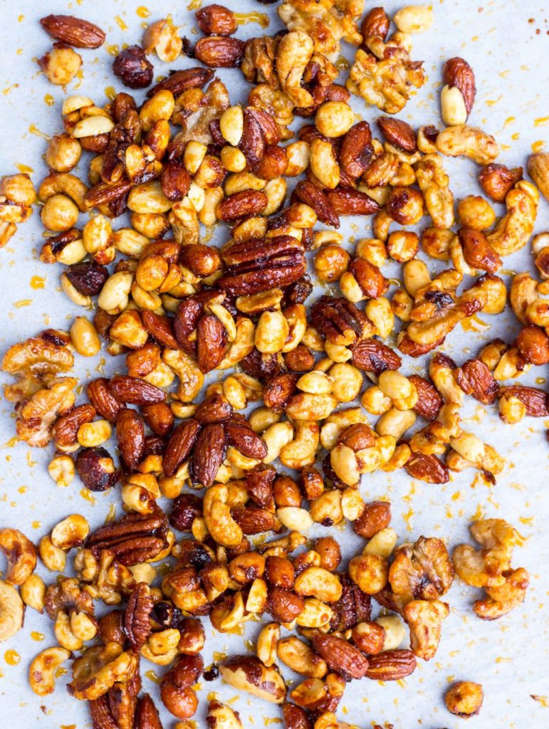 Sriracha & Maple Roasted Mixed Nuts-0800