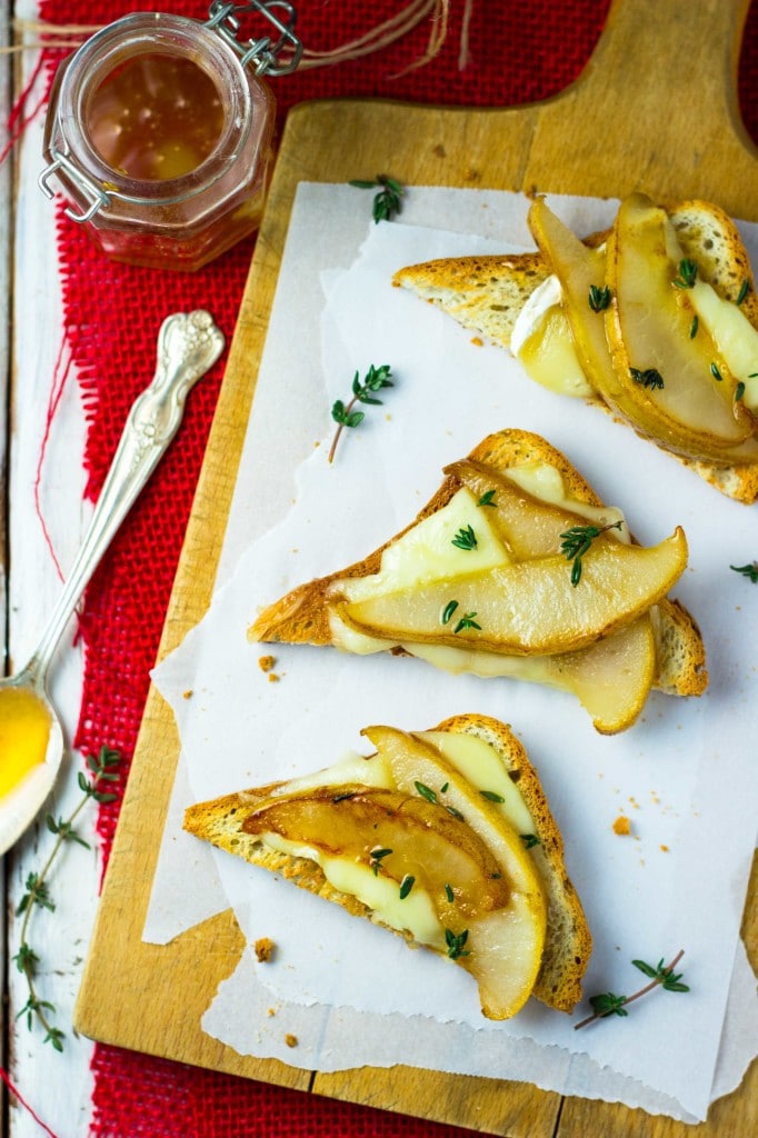 Brie & Pear Toasts with Thyme & Honey-8055