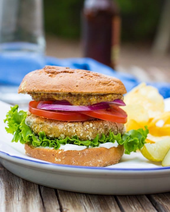 Vegan-Chicken-Patty-Sandwiches-4689