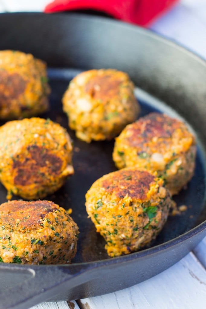 Vegetarian Mealball Sliders with Kale, White Beans & Feta-8808