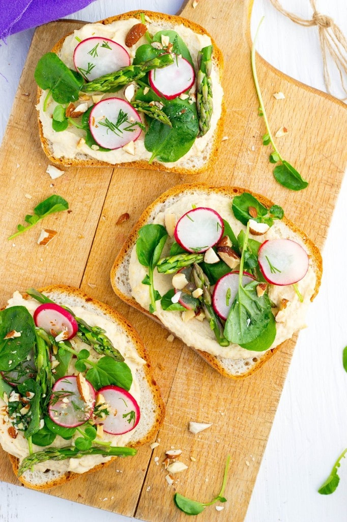 Fresh Spring Toasts with Hummus-3164