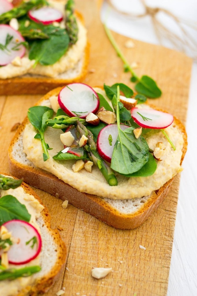 Fresh Spring Toasts with Hummus-3208