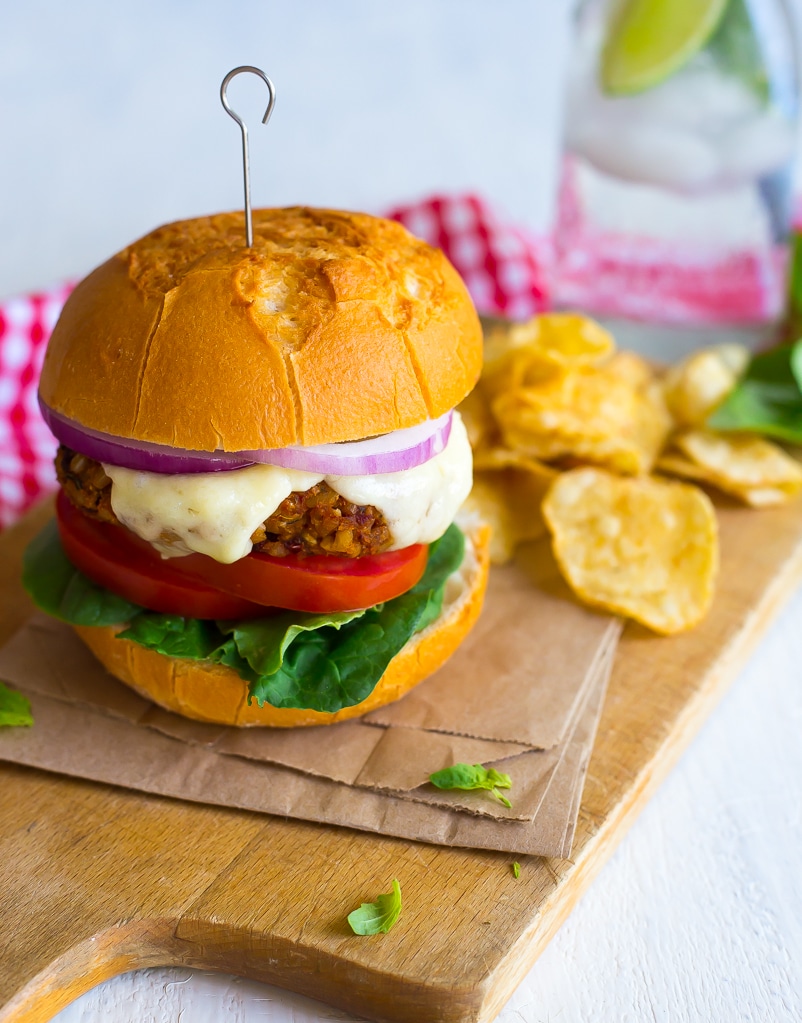 Sun-Dried Tomato and Basil Veggie Burgers-4610