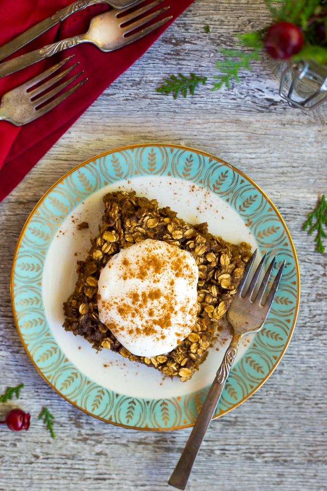 This Gingerbread Baked Oatmeal is such a great make-ahead breakfast for the holidays!  All the great flavors of classic gingerbread in a comforting and healthy oatmeal bake!