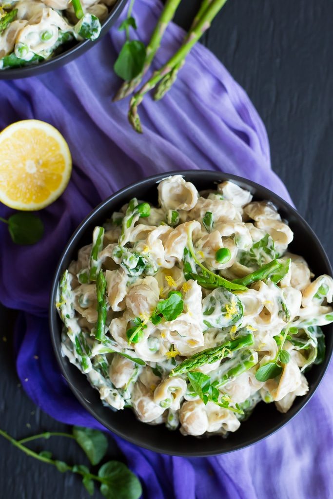 This Creamy Cashew Lemon Pasta with Spring Vegetables is the perfect bite of spring!  It's creamy, delicious and packed with lots of fresh vegetables! {vegan, gluten free}