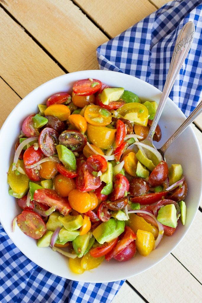 This Easy Avocado and Tomato Salad is so easy to make and packed with delicous flavor!  It's perfect for all your summer BBQs! {gluten free, vegan}