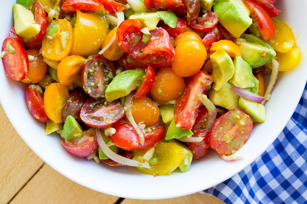 This Easy Avocado and Tomato Salad is so easy to make and packed with delicous flavor!  It's perfect for all your summer BBQs! {gluten free, vegan}