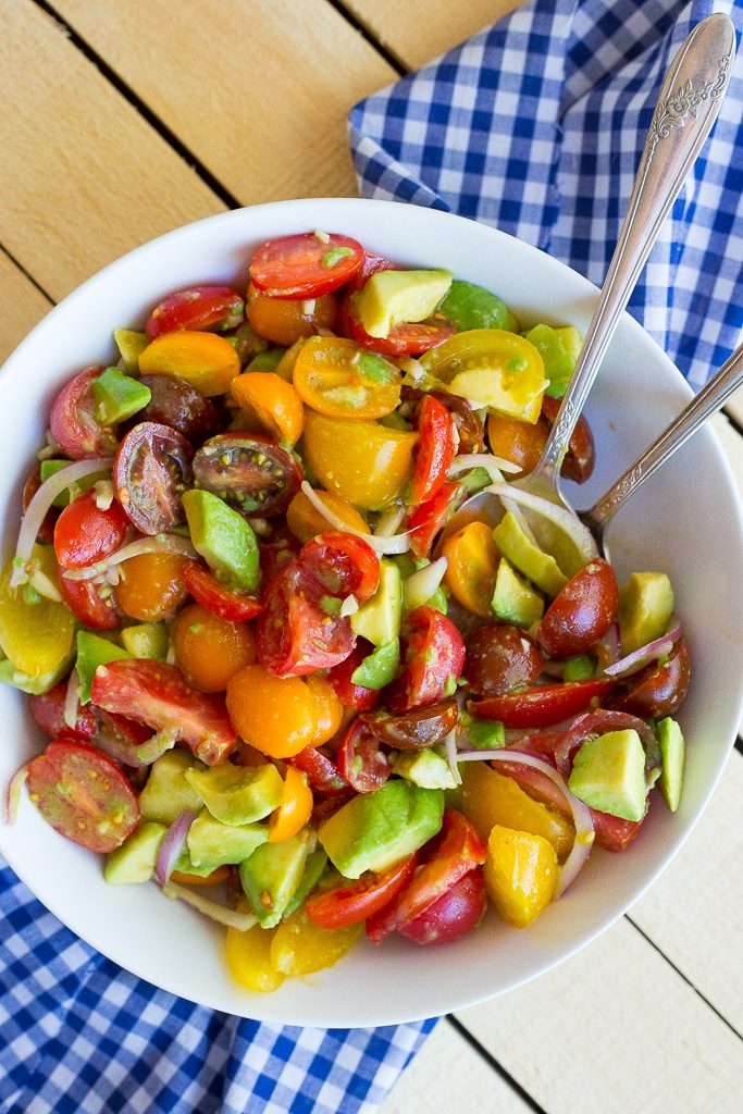 This Easy Avocado and Tomato Salad is so easy to make and packed with delicous flavor!  It's perfect for all your summer BBQs! {gluten free, vegan}
