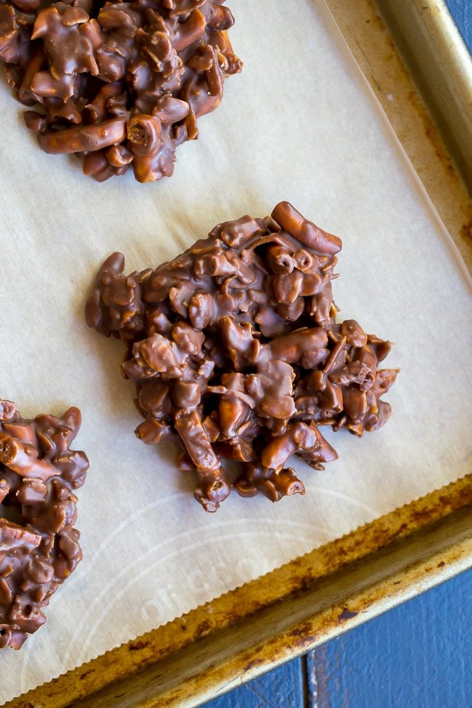 No Bake Chocolate Pretzel Peanut Butter Cookies!  So easy to make and they make for a delicious snack or dessert when you're craving cookies but don't want to turn on the oven! {gluten free}