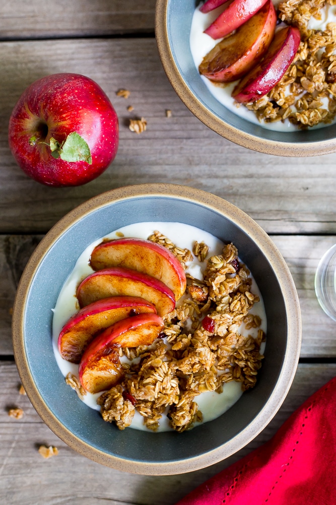 These Easy Apple Crisp Breakfast Bowls come together in only 10 minutes and give you a great excuse to eat apple crisp for breakfast!