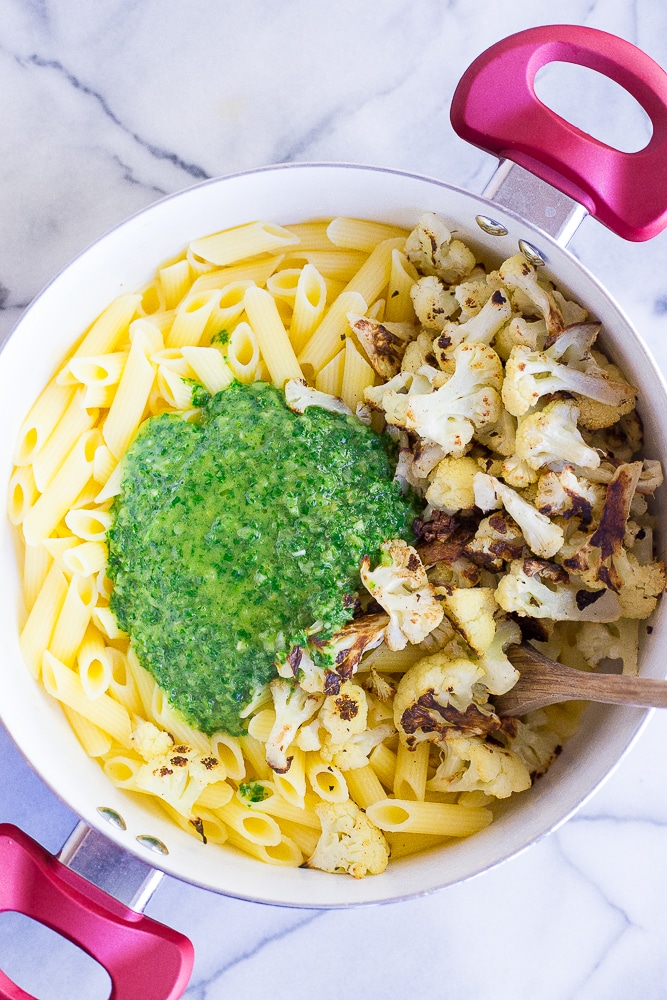 This fresh and flavorful pasta only takes 30 minutes to make!  It's a quick, easy and delicious weeknight dinner recipe!  Vegan and gluten free!