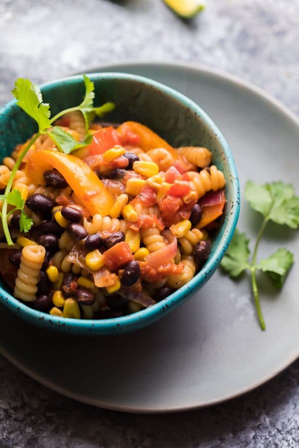 Make-Ahead-One-Pot-Black-Bean-Fajita-Pasta-8-600x900