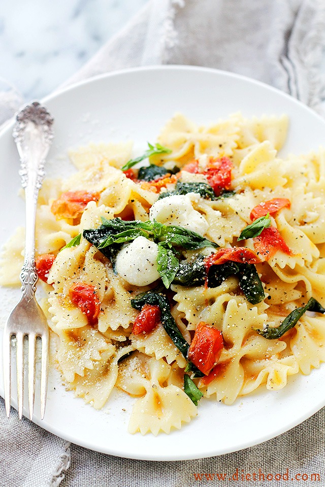 One-Pot-Caprese-Pasta-Recipe-Dinner-from-Diethood