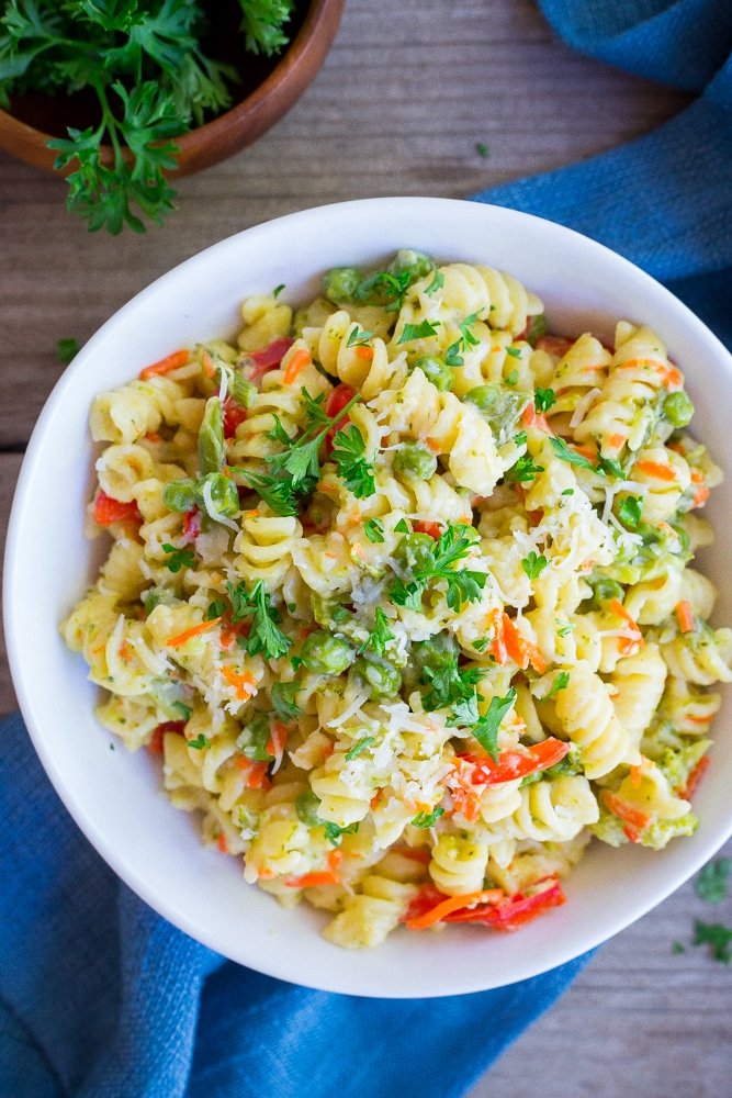 Easy One-Pot Pasta Primavera - A quick and easy vegetarian dinner recipe that only requires one pot. It's packed with tons of fresh veggies making it a healthy option too!