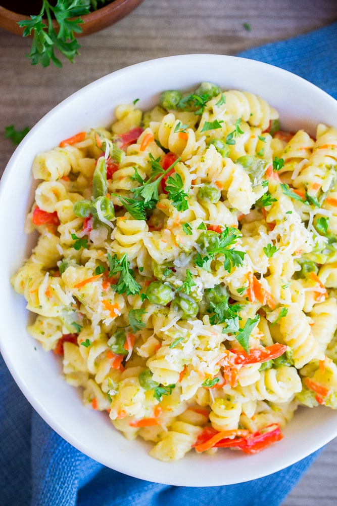 Easy One-Pot Pasta Primavera - A quick and easy vegetarian dinner recipe that only requires one pot. It's packed with tons of fresh veggies making it a healthy option too!