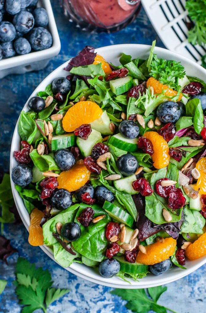 cranberry-blueberry-spring-mix-salad-blueberry-balsamic-dressing-recipe-peasandcrayons-2x-2