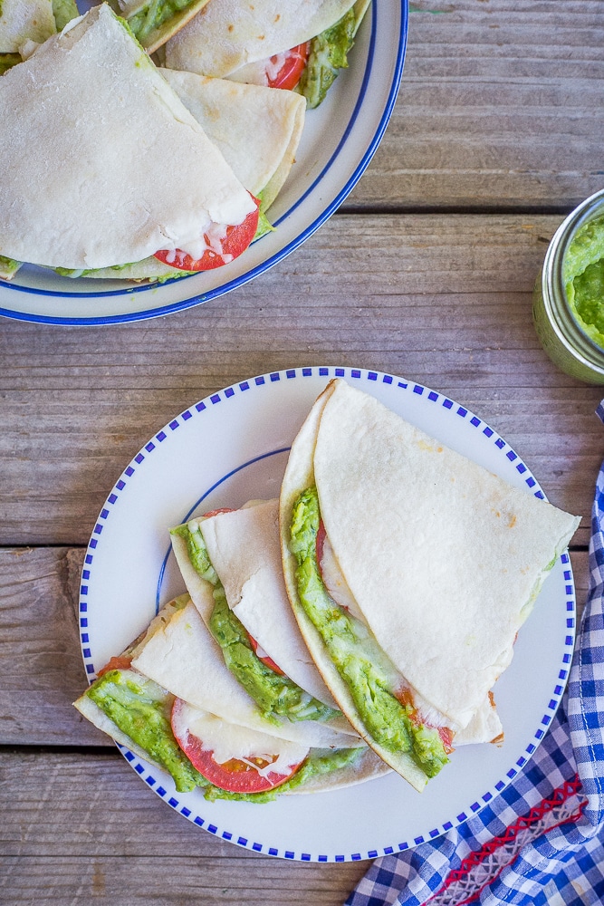 Avocado Pesto Quesadillas - These delicious quesadillas are full of flavor and make for a great quick and easy vegetarian dinner recipe! 30 Minute Dinner/Gluten Free/Vegetarian/Easy Dinner