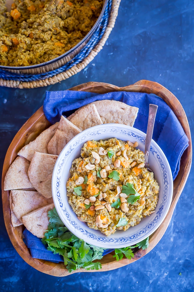 One Pot Coconut Curry Quinoa Lentils & Sweet Potato - A delicious and easy vegan one pot dinner! Dinner-Vegetarian-Gluten Free- One Pot