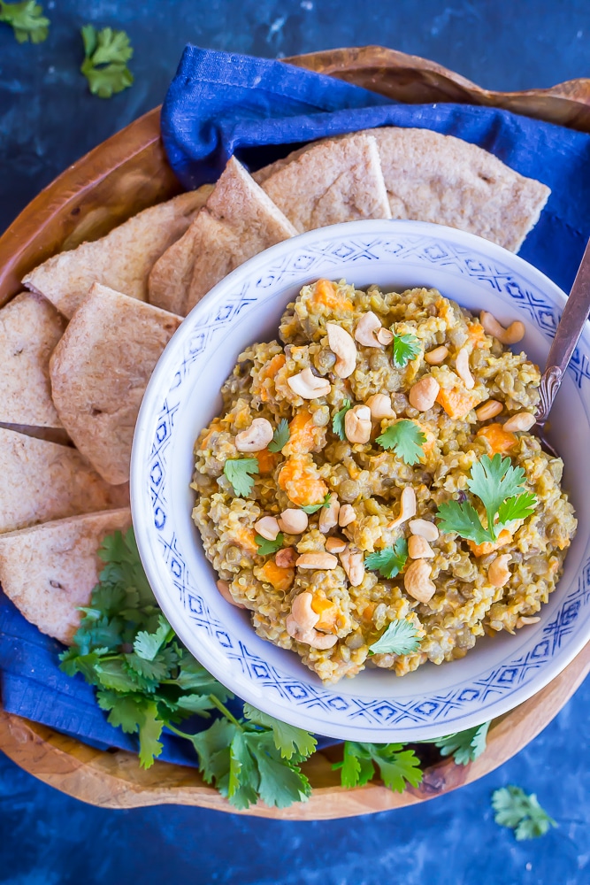 One Pot Coconut Curry Quinoa Lentils & Sweet Potato - A delicious and easy vegan one pot dinner! Dinner-Vegetarian-Gluten Free- One Pot