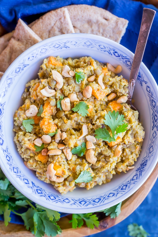 One Pot Coconut Curry Quinoa Lentils & Sweet Potato - A delicious and easy vegan one pot dinner! Dinner-Vegetarian-Gluten Free- One Pot