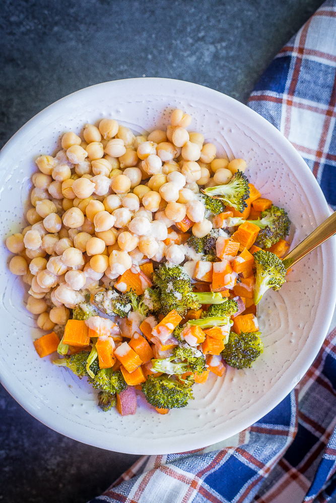 Easy Vegan Quinoa Bowls - 6 Ways - These delicious quinoa bowls are so easy to make and perfect for a make ahead lunch or dinner! There's 6 great flavors so you never get bored! All gluten free too!