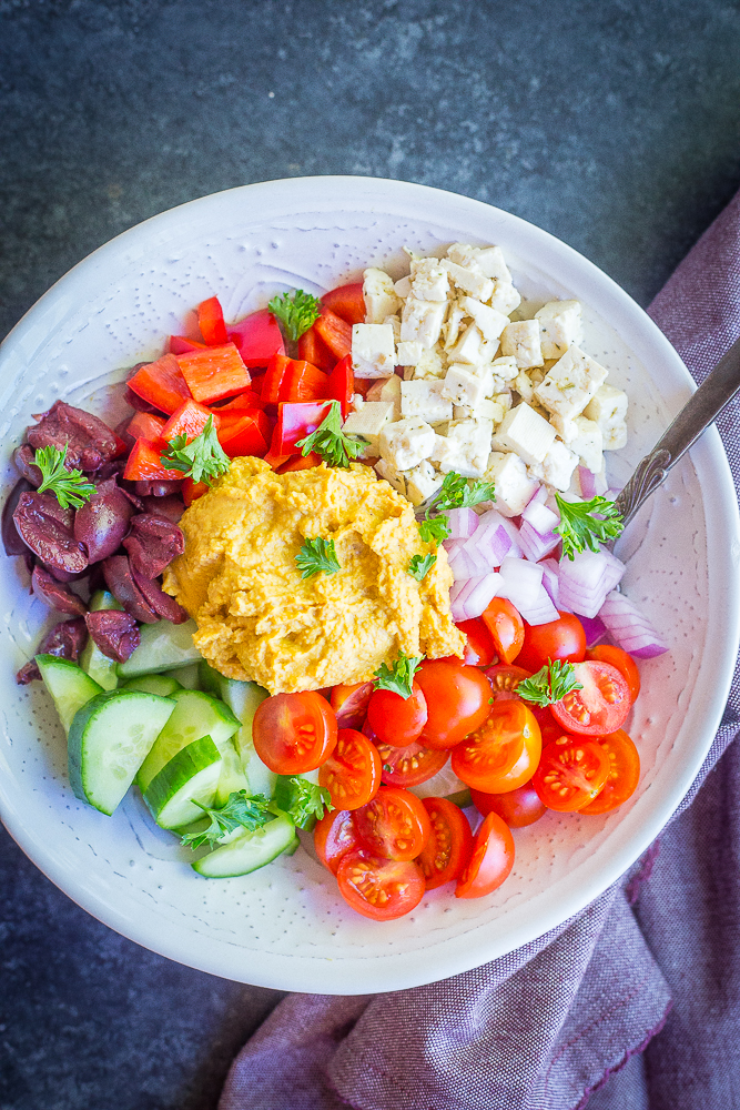 Easy Vegan Quinoa Bowls - 6 Ways - These delicious quinoa bowls are so easy to make and perfect for a make ahead lunch or dinner! There's 6 great flavors so you never get bored! All gluten free too!