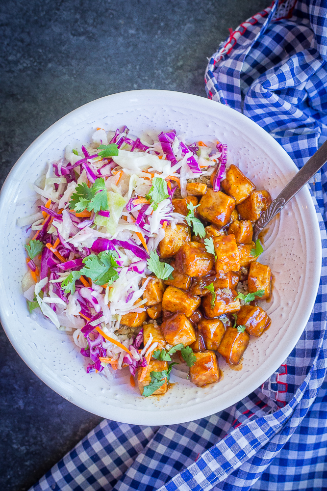 Easy Vegan Quinoa Bowls - 6 Ways - These delicious quinoa bowls are so easy to make and perfect for a make ahead lunch or dinner! There's 6 great flavors so you never get bored! All gluten free too!