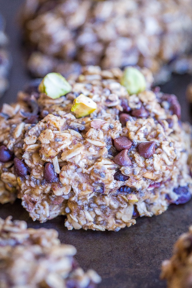 Superfood Breakfast Cookies - These delicious breakfast cookies are packed with lots of healthy superfoods and are perfect for an easy make ahead breakfast or snack! They're gluten free and vegan too!