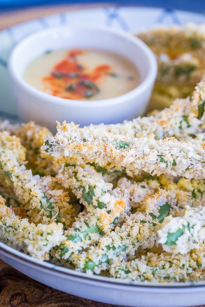 Egg Free Crispy Baked Green Bean Fries - These delicious and crispy baked green bean fries are made with aquafaba instead of eggs. They're so easy to make and are perfect for a snack, appetizer or side dish! Vegan, vegetarian, refined sugar free.