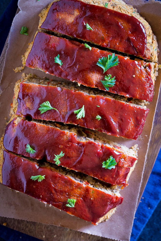 Easy Vegan Meatloaf with Lentils and Chickpeas cut into slices