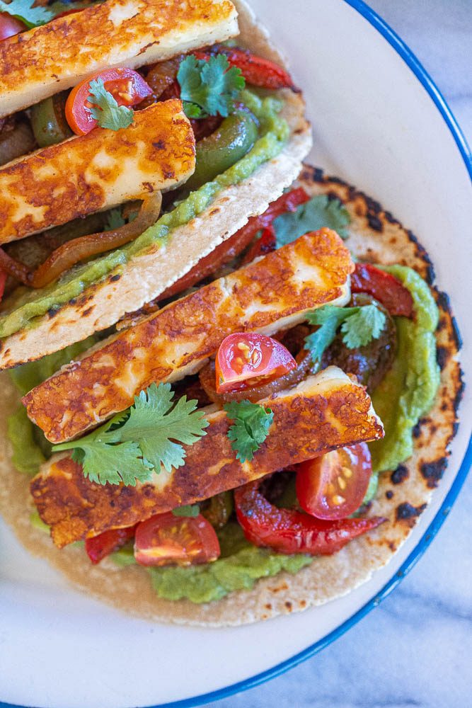 close up to vegetarian fajitas on a plate