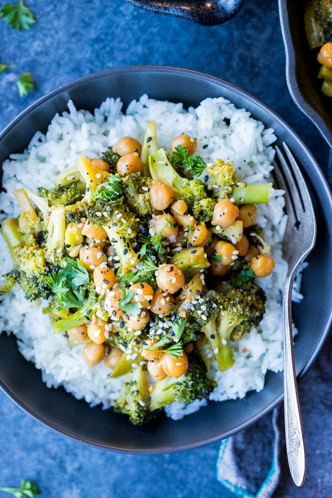 A big bowl of Teriyaki Stir Fry in a bowl over rice