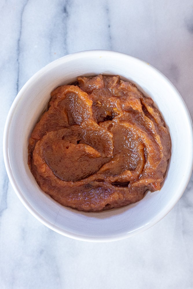 date paste in a bowl