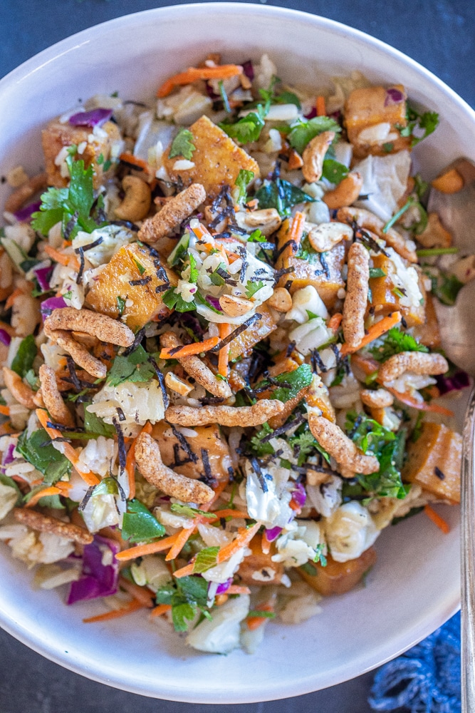 close up of crunchy sesame salad in a bowl