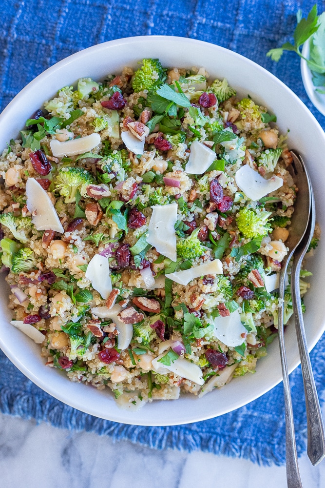 Quinoa Salad with Broccoli and Chickpeas