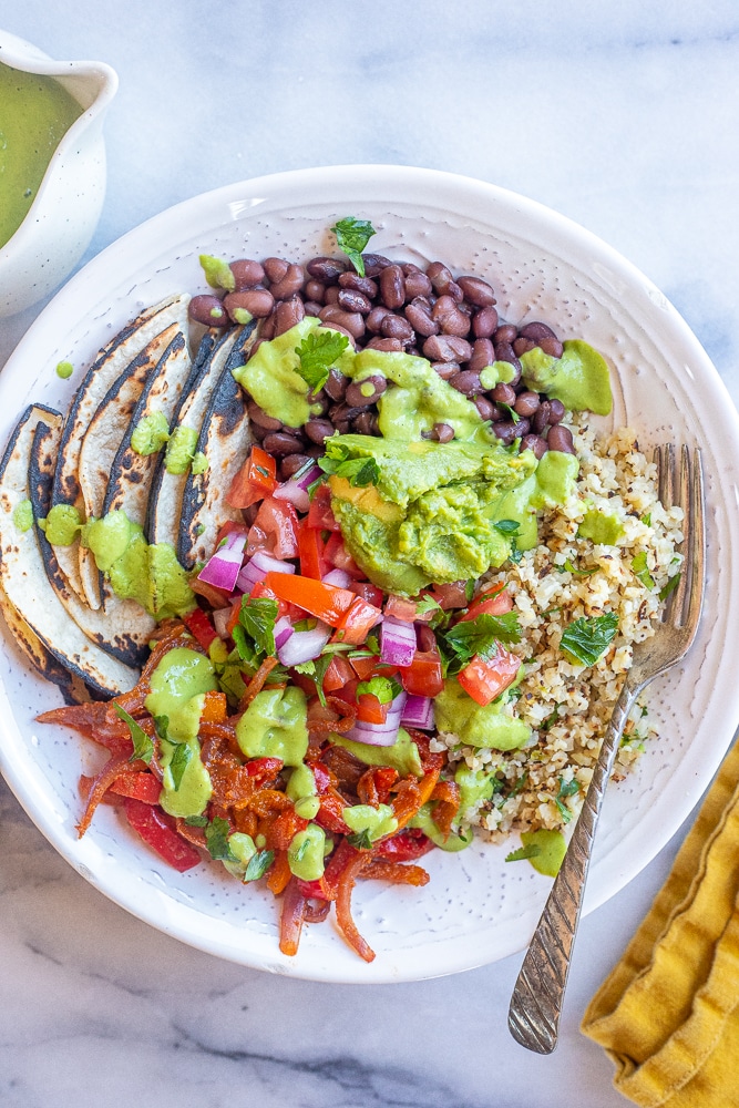 vegan fajita bowl recipe with all the toppings