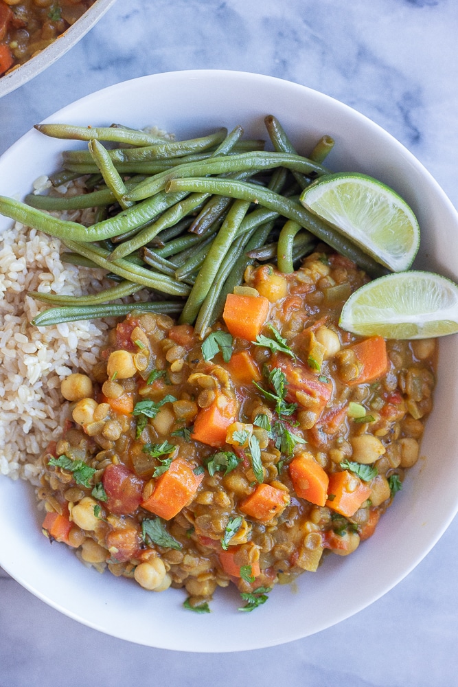 One Pot Lentil Chickpea Curry with green beans and rice