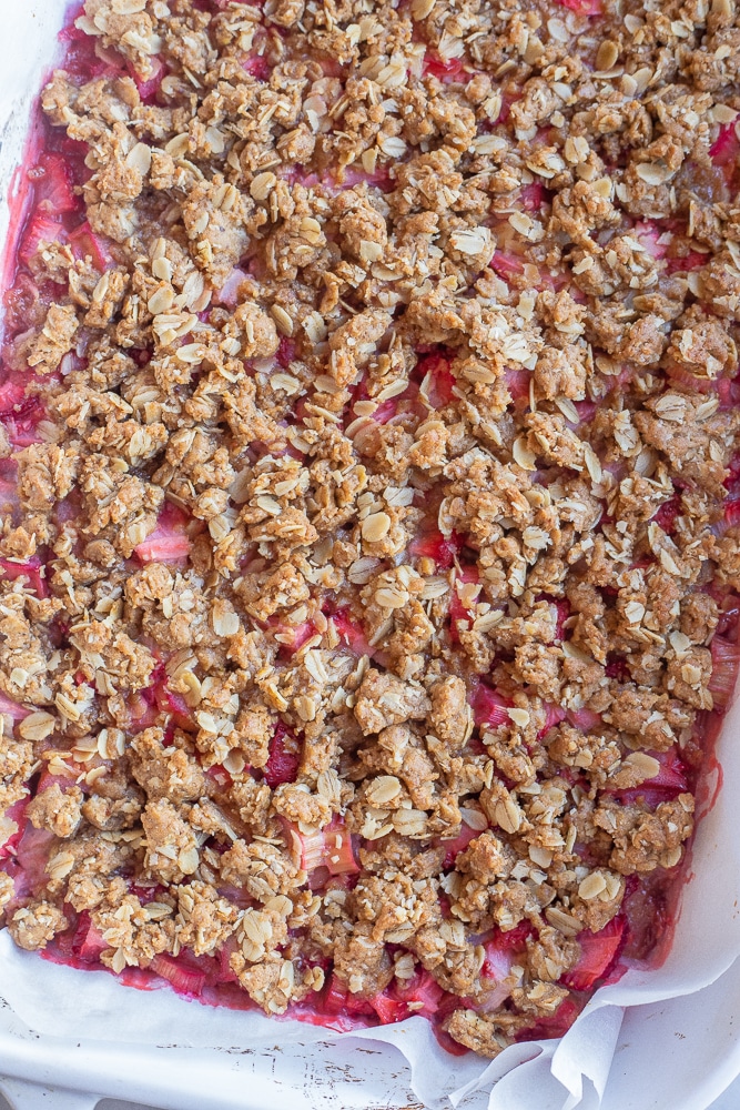 strawberry rhubarb breakfast bars out of the oven