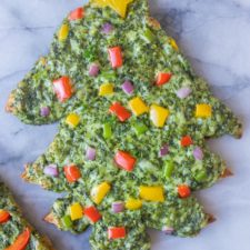Cheesy Christmas Tree Naan Pesto Pizza-image