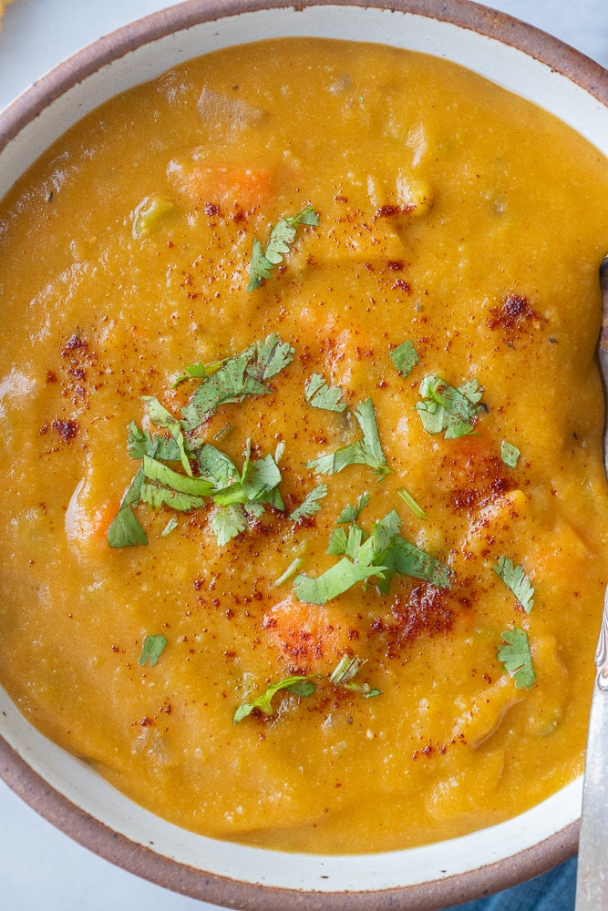 close up of a bowl of vegetarian split pea soup
